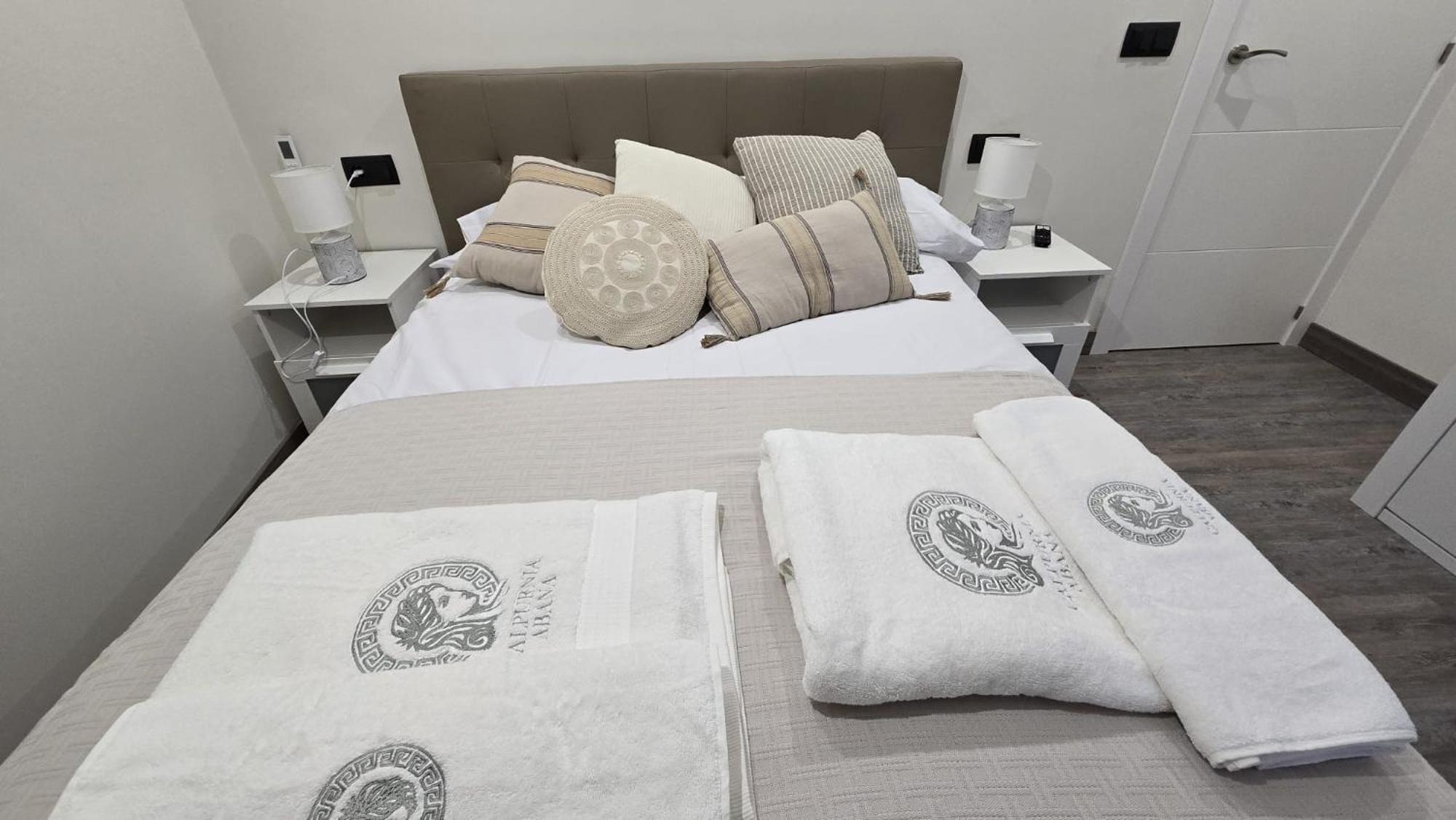Calpurnia Abana Apartment โอว์เรนเซ ภายนอก รูปภาพ