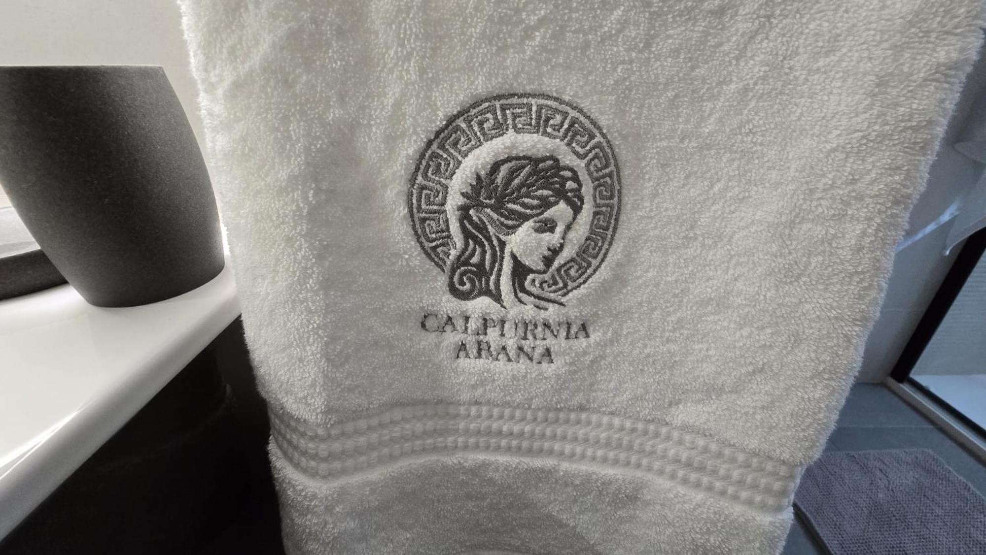 Calpurnia Abana Apartment โอว์เรนเซ ภายนอก รูปภาพ